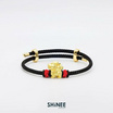 Shinee Jewellry ชาร์มปี่เซียะ ขนาด Freesize สายสีดำไหมสีแดง